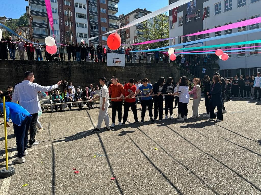 Giresun Kanuni Ortaokulu 23 Nisan Halat Çekme Şampiyonası