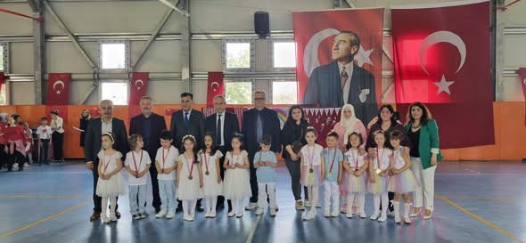 Samsun Atakum İlçesi Taflan Yalı ilköğretimi  23 Nisan Halat Çekme Etkinliği