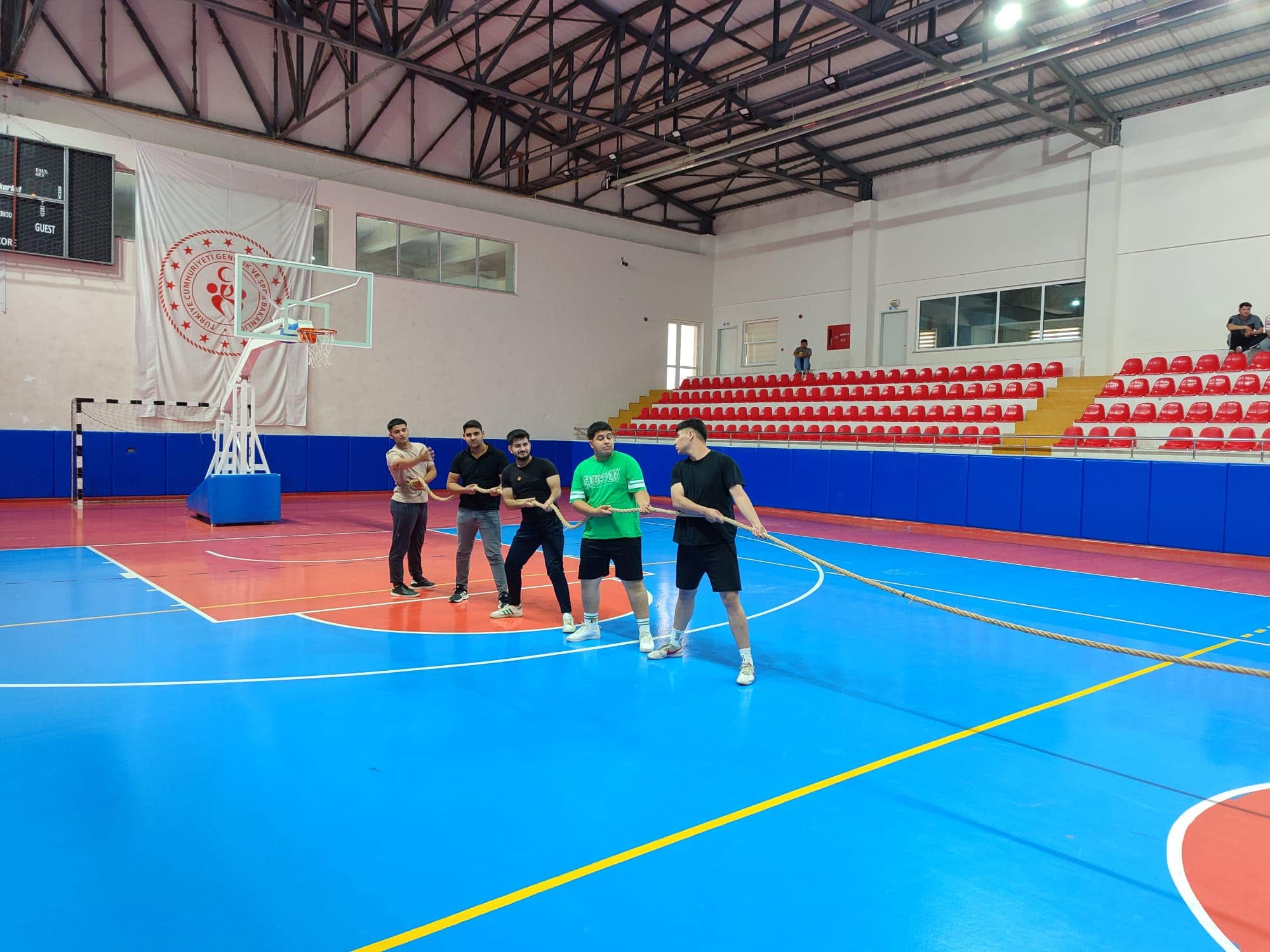 The Tug-of-War Federation’s Mut District Representative, Yücel Buğdaycı, and the Mut District Youth and Sports Directorate organized a Tug-of-War Championship as part of the Youth Week program. The event has concluded, and we would like to thank everyone