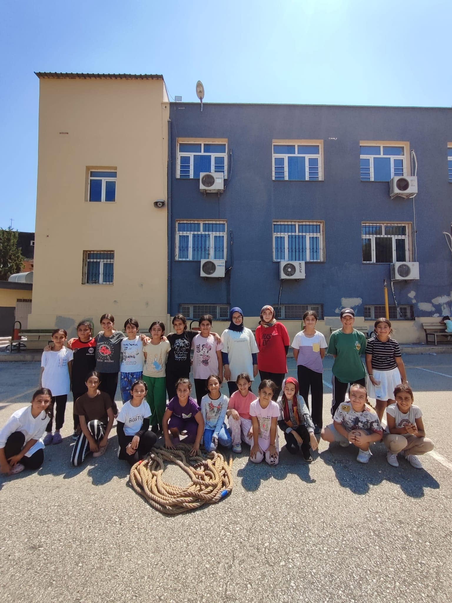 Coordinated by our Niğde Provincial Representative Mehmet Ali İnan, our Tug-of-War Event—held outside of class hours as part of the Religious Education courses organized at the Mersin Chamber of Agriculture Middle School under the auspices of the Elmalı/Ç