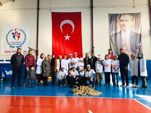 HALAT ÇEKME ŞAMPİYONASI DÜZENLENDİ
