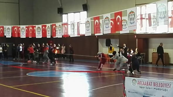 Kadınlar Gününe Özel Halat Çekme Şampiyonası yapılmıştır