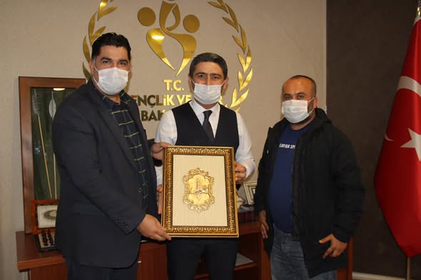 Gençlik ve Spor İl Müdürü Cemil Boz beye makamında ziyaret