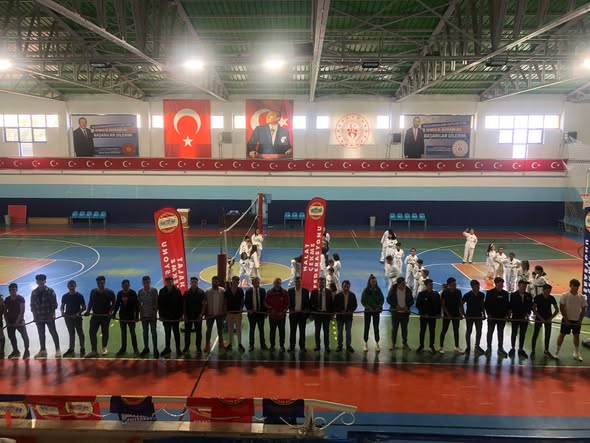 19 Mayıs Gençlik Haftası Halat Çekme Liseler (Gençler) Şampiyonası yapıldı