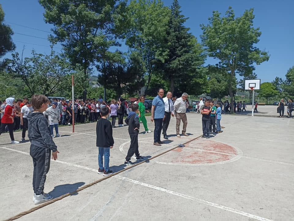Sınıflar Arası Halat Çekme Şampiyonası - 1