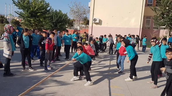700.Yıl Ortaokulunda sınıflar arası Halat Çekme şampiyonası yapıldı. - 1