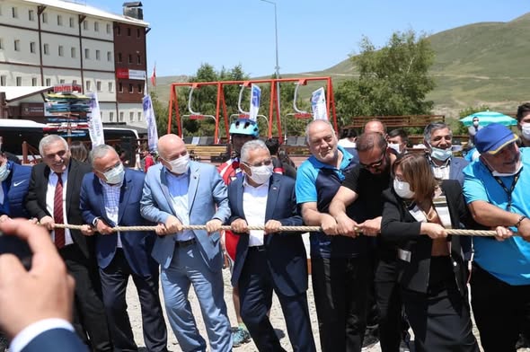 Erciyes Dağında Türkiye'nin En Başarılı Belediye başkanları ile birlikte. - 2